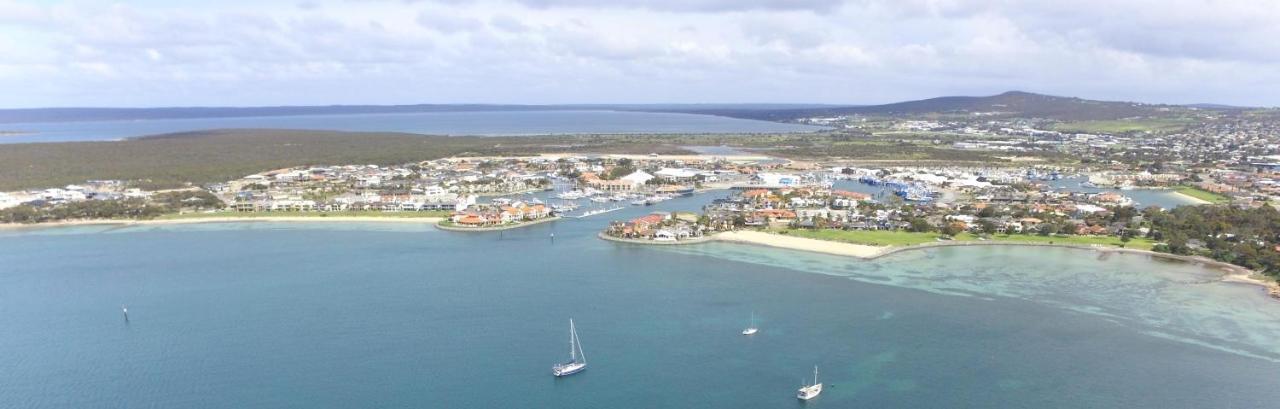 Port Lincoln Marina Waterfront Apartment Exterior photo